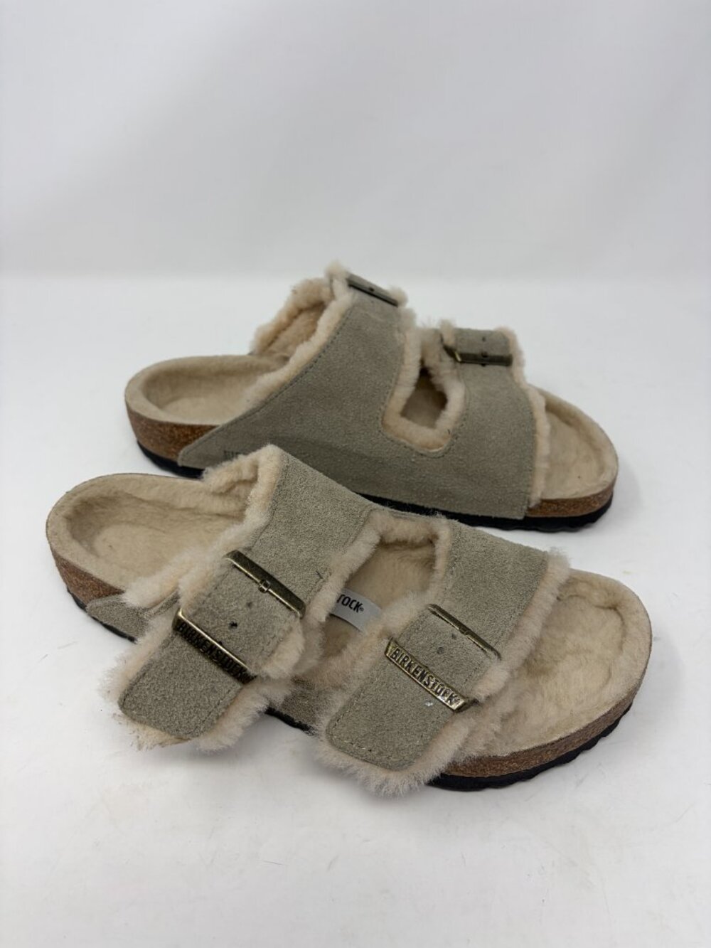 NWOT Birkenstock Shearling Arizona sandals 39 taupe suede cream buckle $165 - Picture 3 of 6